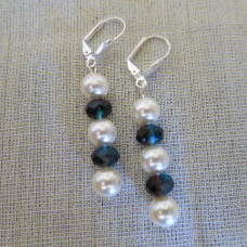 Klasiski pērļu auskariņi ar Jūras ziliem kristāliem